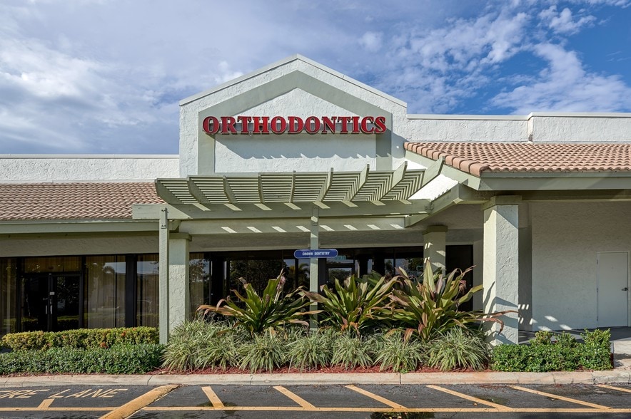 6685 Forest Hill Blvd, West Palm Beach, FL for lease - Building Photo - Image 2 of 5