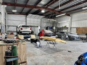 4401 W Crest Ave, Tampa, FL for lease Interior Photo- Image 2 of 2