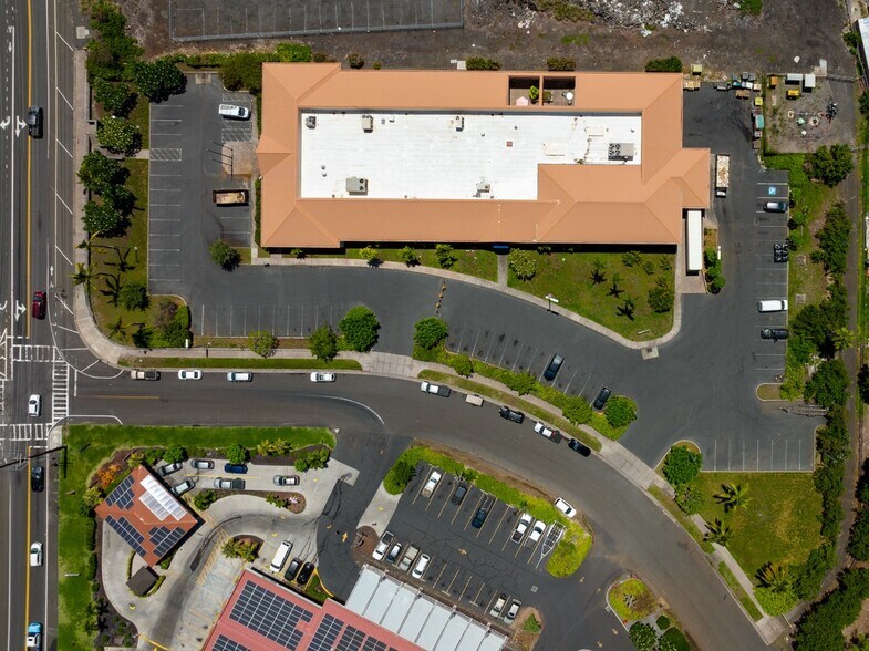 75-5580 Kuakini Hwy, Kailua Kona, HI à vendre - Photo du bâtiment - Image 2 de 6