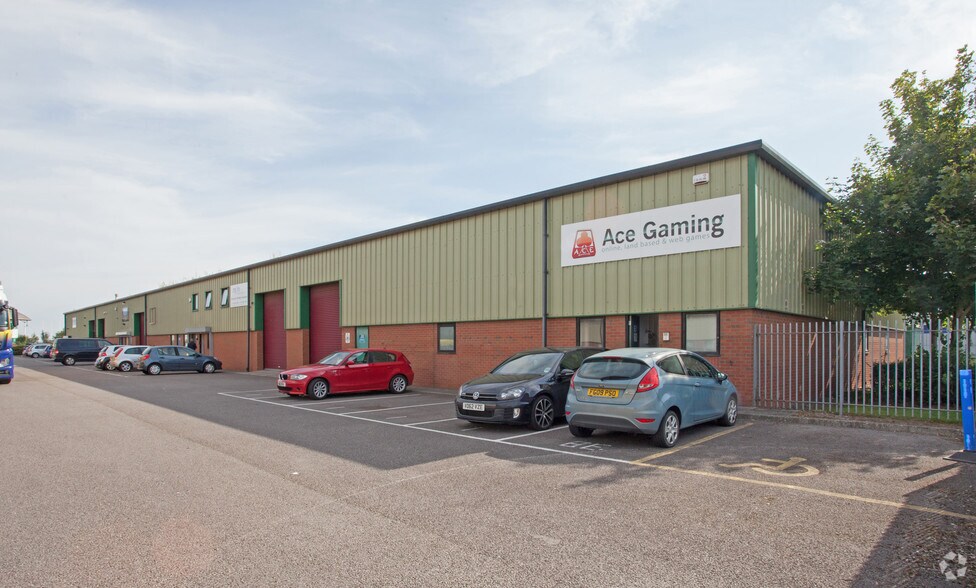 Foreshore Rd, Cardiff à louer - Photo principale - Image 1 de 3