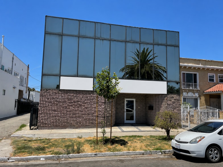 715 N Ridgewood Pl, Los Angeles, CA for lease - Building Photo - Image 1 of 14