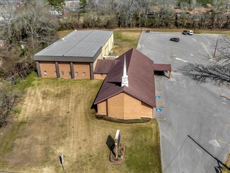 Plus de détails pour 1405 S Chestnut St, Lufkin, TX - Spécialité à vendre