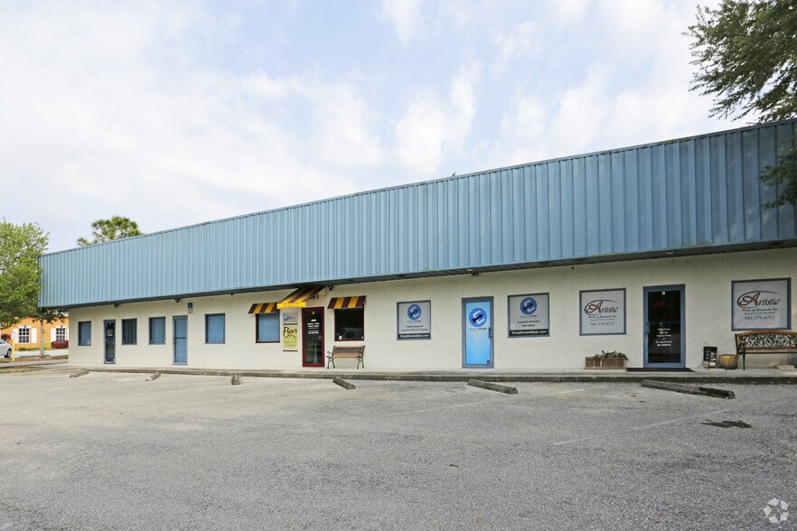 1885 Porter Lake Dr, Sarasota, FL à louer - Photo du bâtiment - Image 2 de 19