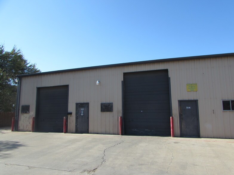 410-412 Elwood Rd, Irving, TX à louer - Photo principale - Image 1 de 9