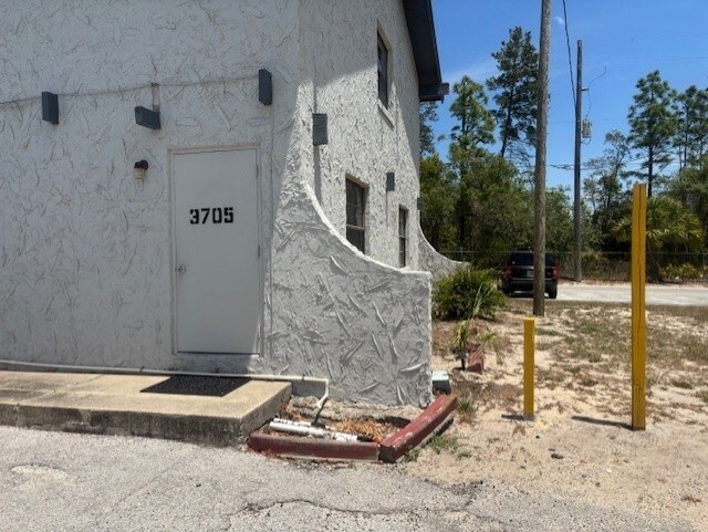3703-3709 Commercial Way, Spring Hill, FL à louer - Photo du bâtiment - Image 3 de 7