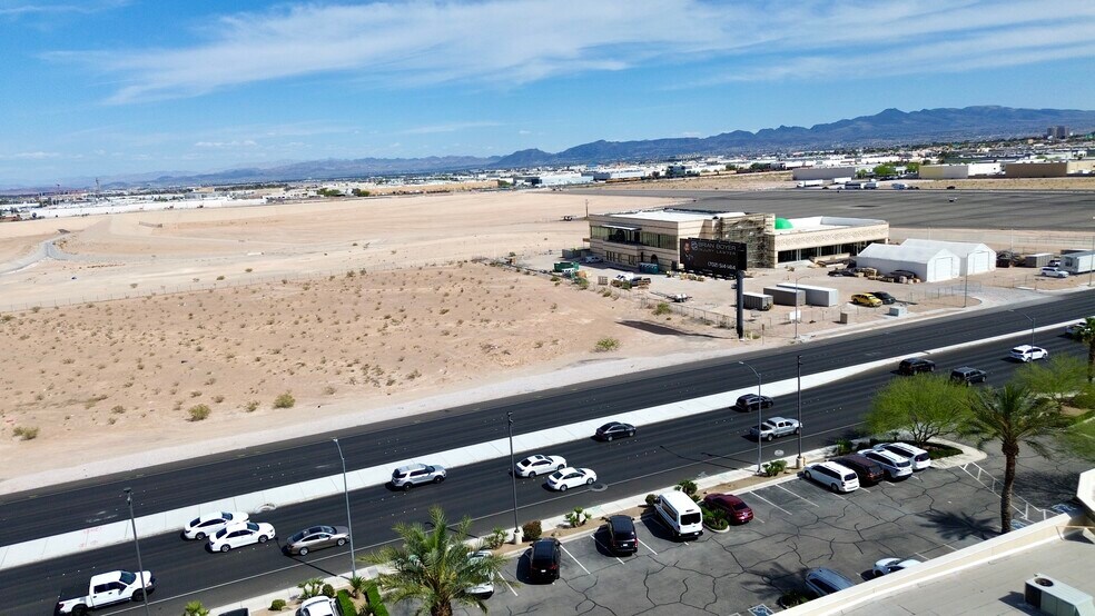 6048 Decatur blvd, Las Vegas, NV à vendre - Photo du bâtiment - Image 2 de 3