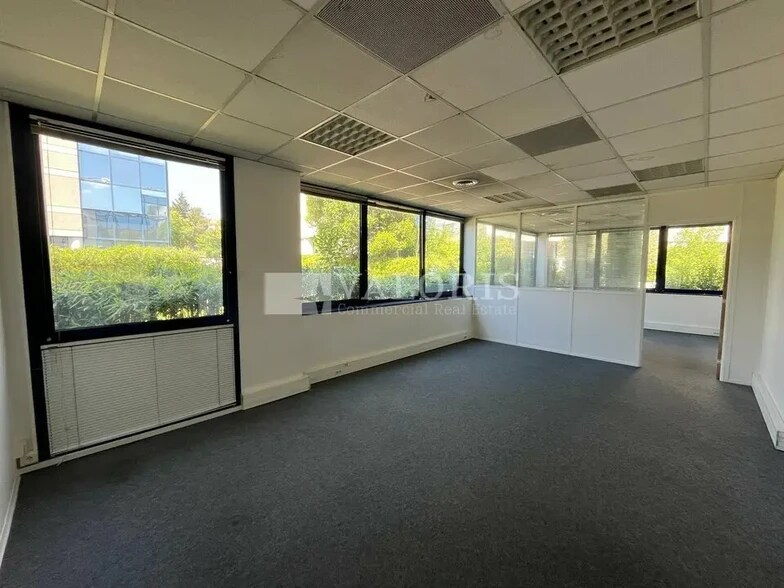 1 Rue Mahatma Gandhi, Aix-en-Provence for lease - Interior Photo - Image 3 of 7