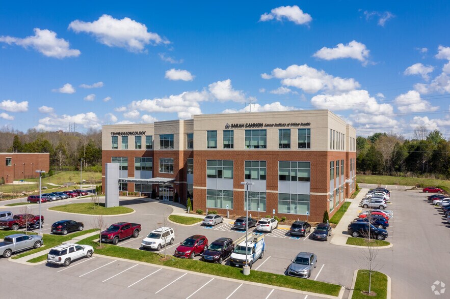 4488 Carothers Pky, Franklin, TN à louer - Photo du bâtiment - Image 3 de 5