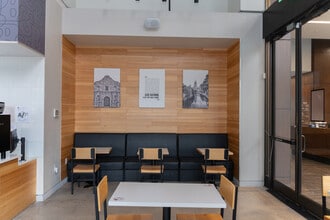 711 Navarro St, San Antonio, TX for lease Interior Photo- Image 2 of 22