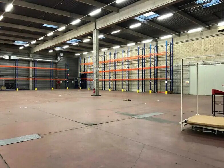 Industriel dans Gennevilliers à louer - Photo du bâtiment - Image 3 de 30