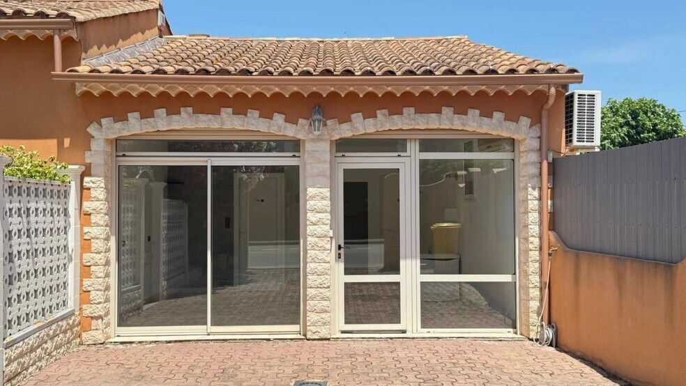 Retail in Vedène for lease - Building Photo - Image 2 of 6