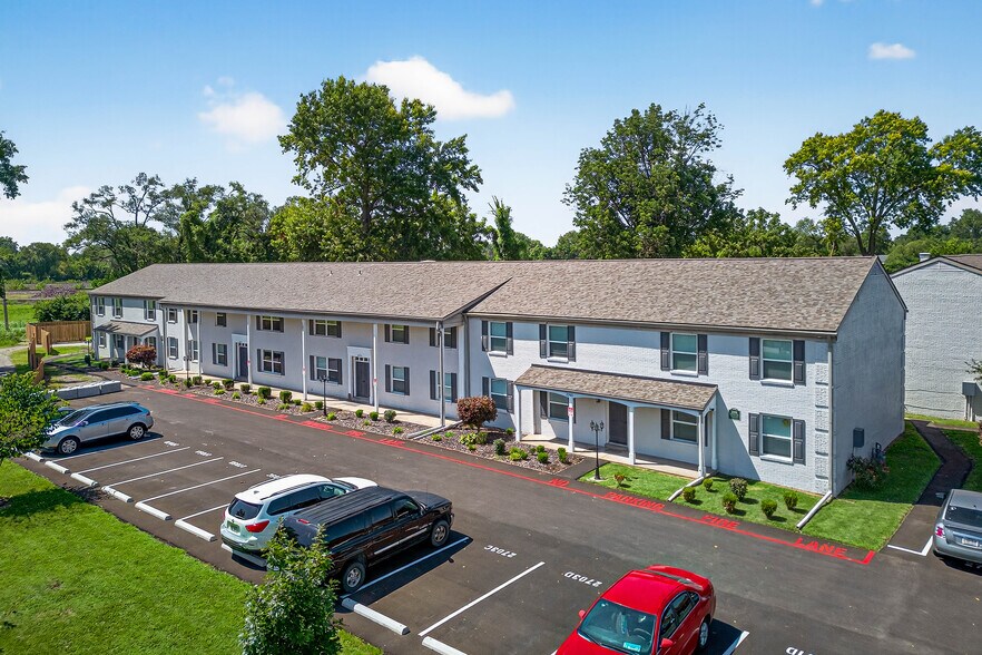 Wilson Park Gardens Apartments portefeuille de 4 propriétés à vendre sur LoopNet.ca - Photo du bâtiment - Image 2 de 27