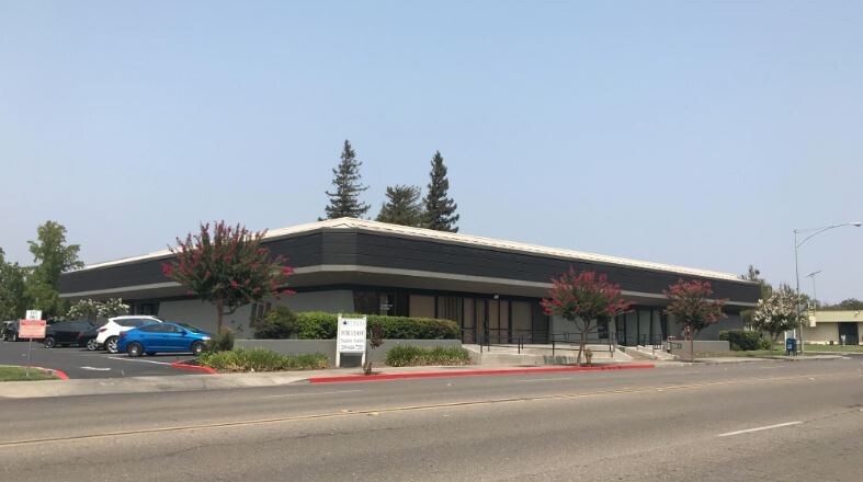 37 W Yokuts Ave, Stockton, CA for lease Building Photo- Image 1 of 5