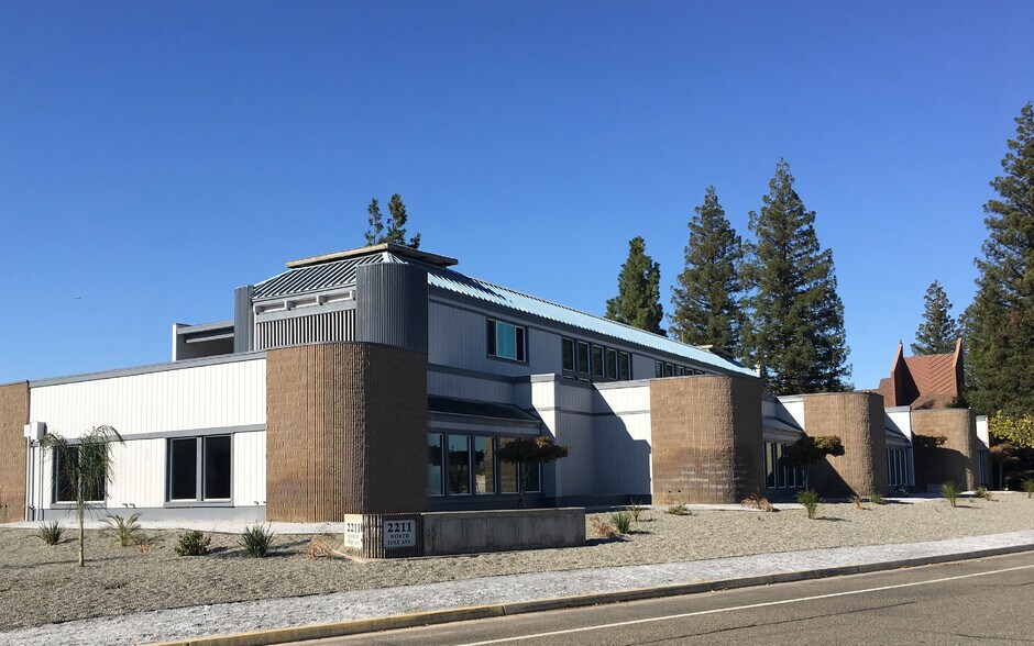 2211 N Fine Ave, Fresno, CA à louer - Photo du bâtiment - Image 2 de 3