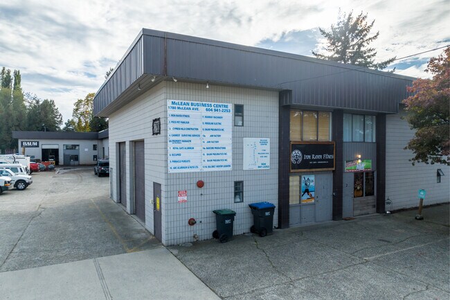 Plus de détails pour 1780 Mclean Ave, Port Coquitlam, BC - Industriel à louer