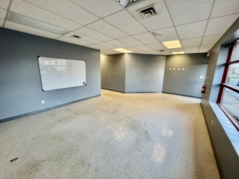 642 Sheridan Dr, Tonawanda, NY à louer - Photo du bâtiment - Image 3 de 17