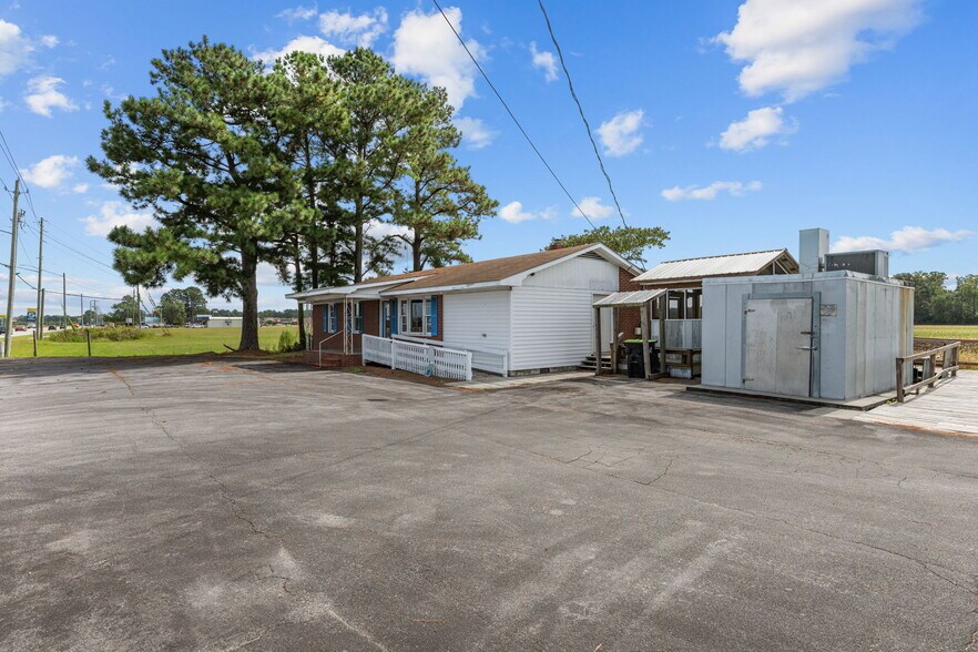 11146 NC 55 Hwy E, Grantsboro, NC à vendre - Photo du bâtiment - Image 2 de 12