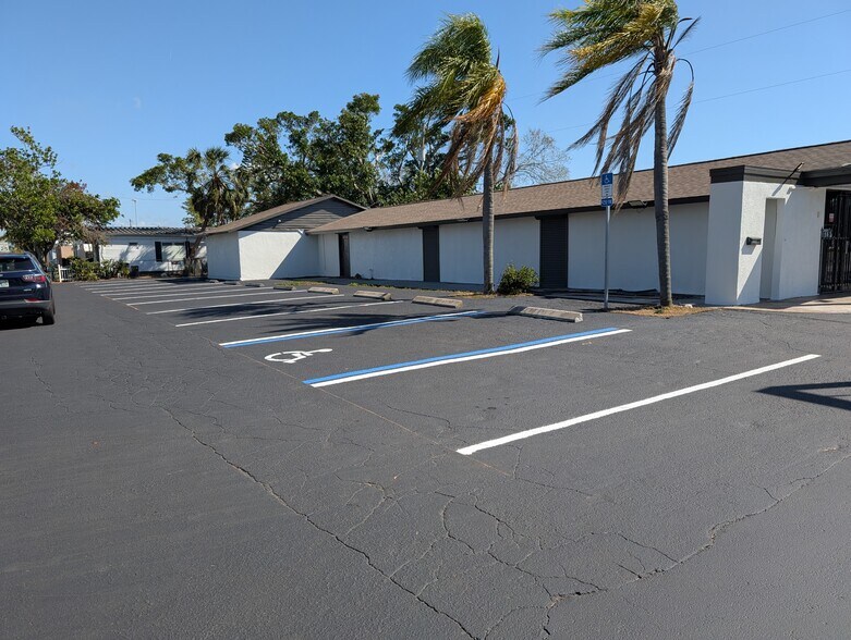 5107 14th St, Bradenton, FL à louer - Photo du bâtiment - Image 2 de 5