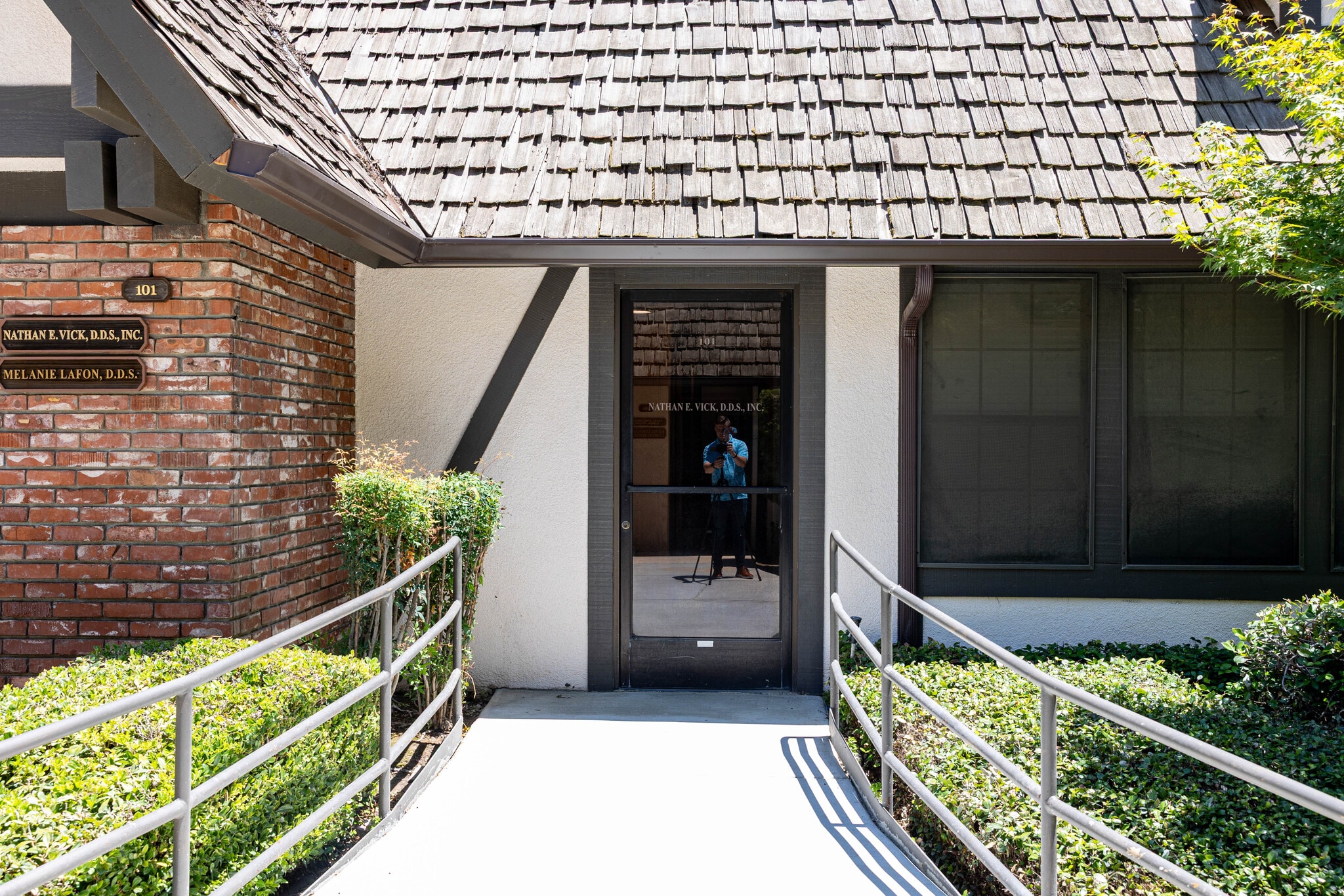 6215 N Fresno St, Fresno, CA à louer Photo du bâtiment- Image 1 de 5