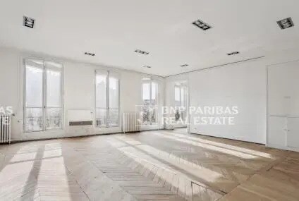 152 Avenue Des Champs Elysées, Paris for lease - Interior Photo - Image 2 of 7