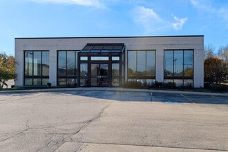 151 E Irving Park Rd, Streamwood, IL for lease Building Photo- Image 2 of 6
