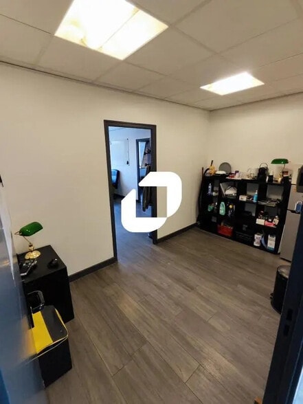 Bureau dans Croissy-Beaubourg à louer - Photo intérieure - Image 2 de 5