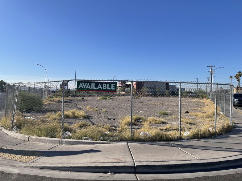 2600 Fremont St, Las Vegas, NV for sale - Building Photo - Image 1 of 7