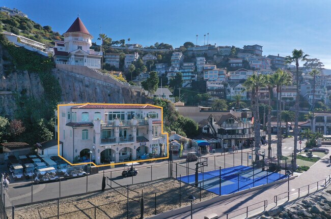 Plus de détails pour 107 Pebbly Beach Rd, Avalon, CA - Commerce de détail à vendre