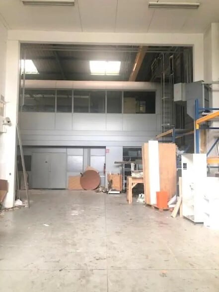 Flex in Montigny-le-Bretonneux for sale - Interior Photo - Image 2 of 33