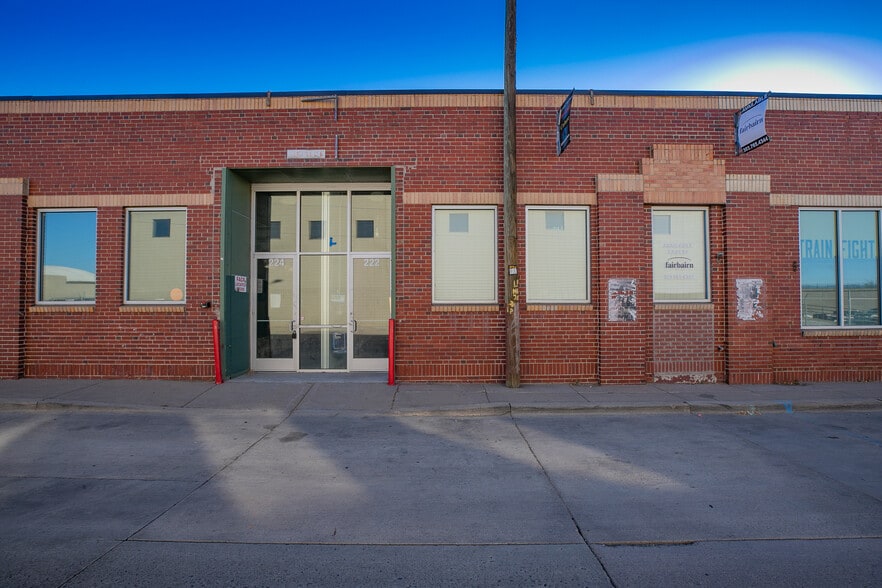 242 Santa Fe Dr, Denver, CO for sale - Building Photo - Image 3 of 3