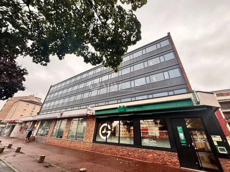 Office in Créteil for lease - Building Photo - Image 1 of 7