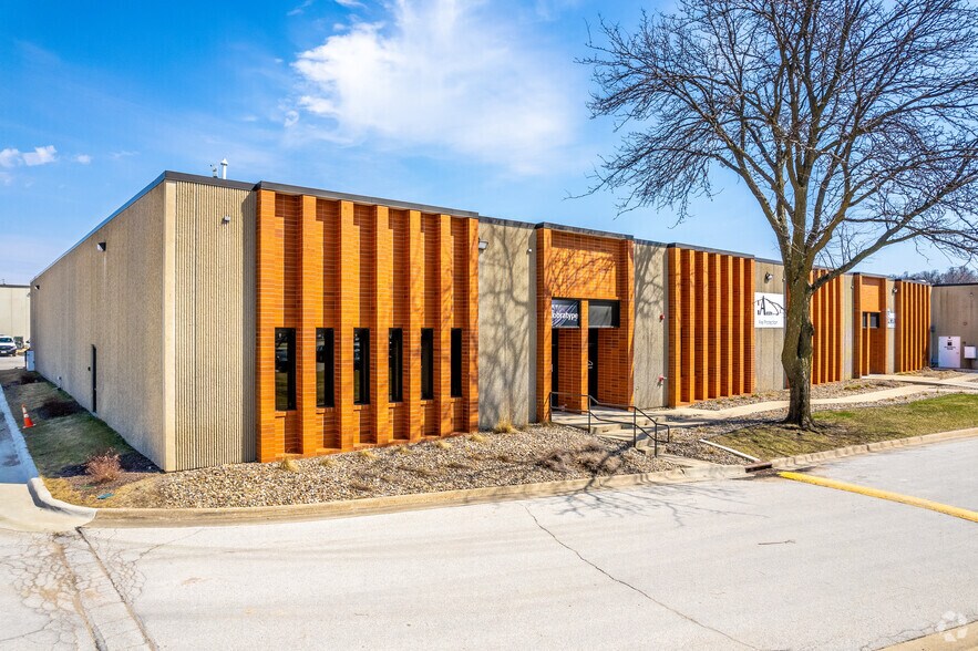 601 SW 9th St, Des Moines, IA à vendre - Photo du bâtiment - Image 2 de 19
