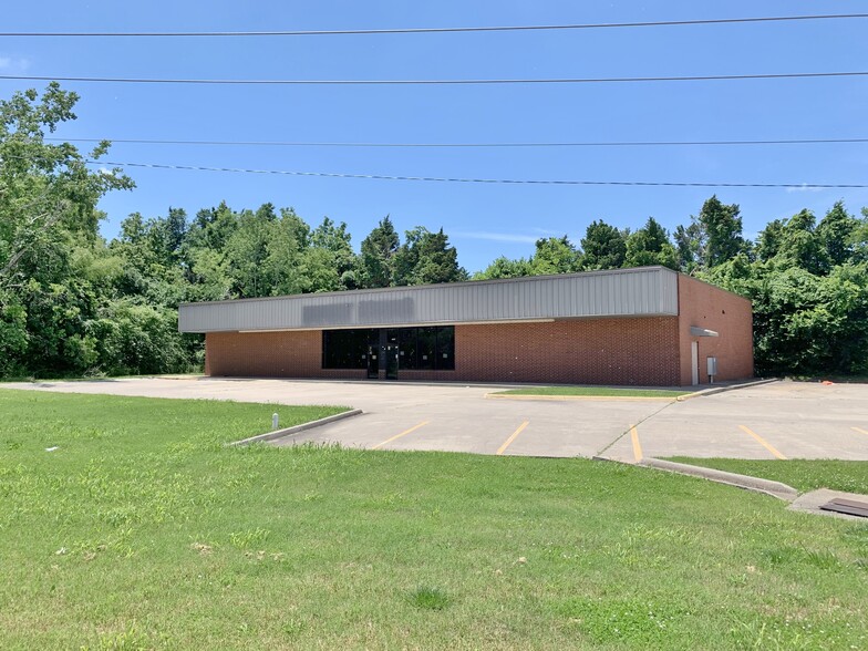 720 N Main St, Noble, OK for lease - Primary Photo - Image 1 of 9
