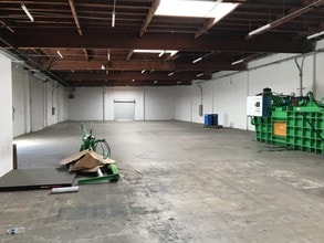 15401-15405 S San Pedro St, Gardena, CA à vendre Photo intérieure- Image 2 de 3