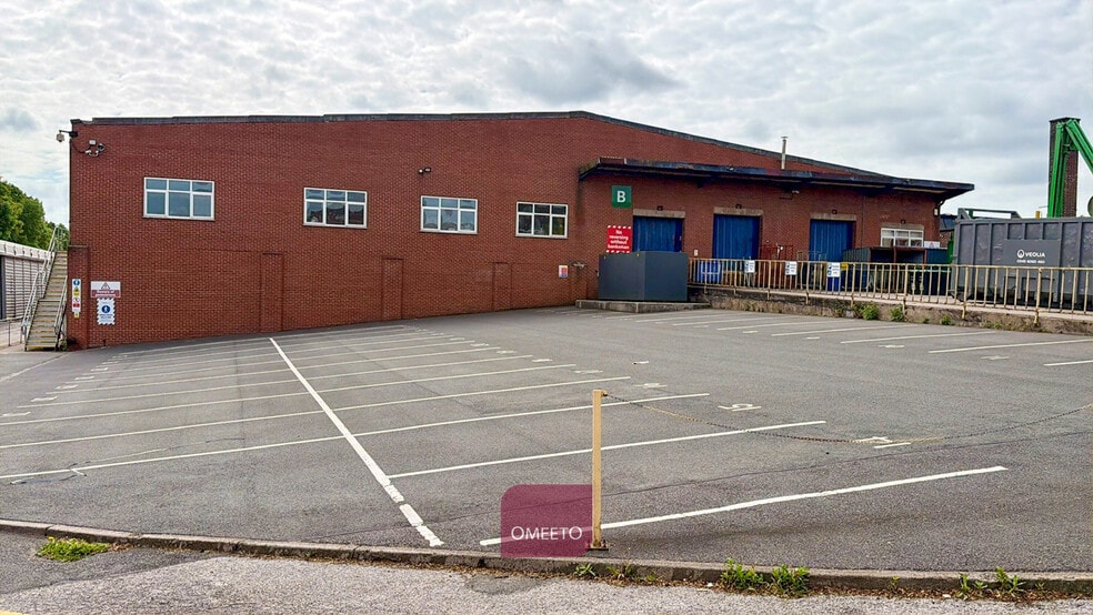 Hallam Fields Rd, Ilkeston à vendre - Photo du bâtiment - Image 2 de 16