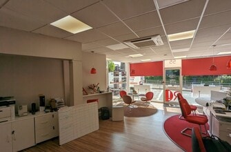 55 Kingston Hl, Kingston Upon Thames for lease Interior Photo- Image 2 of 4