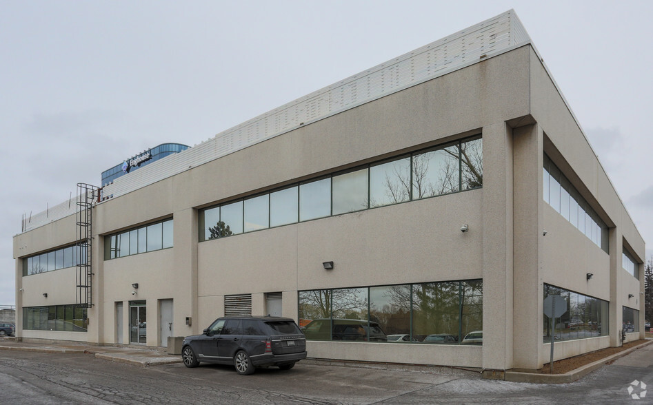 90 Tiverton Ct, Markham, ON for lease - Primary Photo - Image 1 of 5