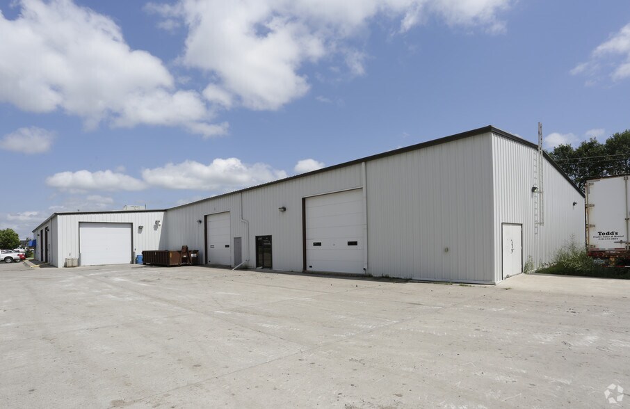 4051 Gateway Dr, Grand Forks, ND for lease - Building Photo - Image 1 of 5