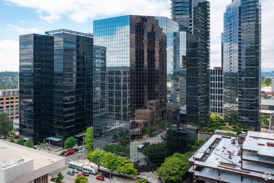 411 108th Ave NE, Bellevue, WA à louer - Photo du bâtiment - Image 2 de 5