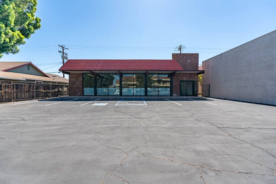 27016 Langside Ave, Santa Clarita, CA for sale - Building Photo - Image 1 of 8