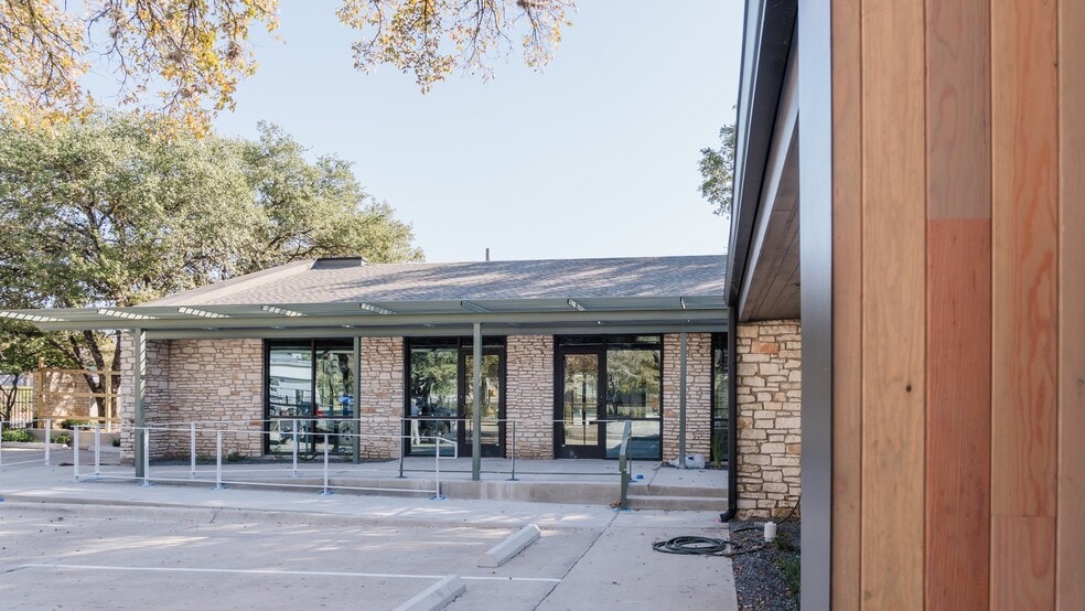 4701 W Gate Blvd, Austin, TX for lease - Building Photo - Image 3 of 9