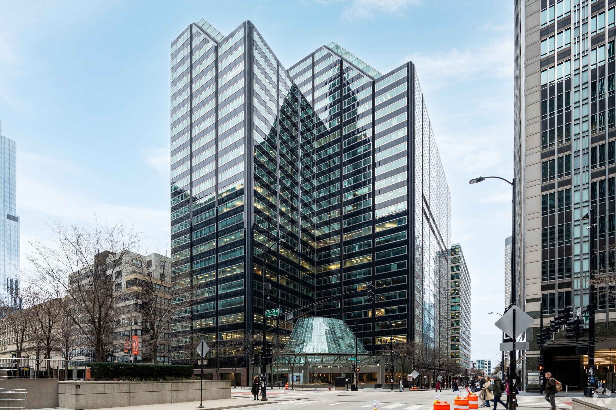 525 W Monroe St, Chicago, IL for lease Building Photo- Image 1 of 18