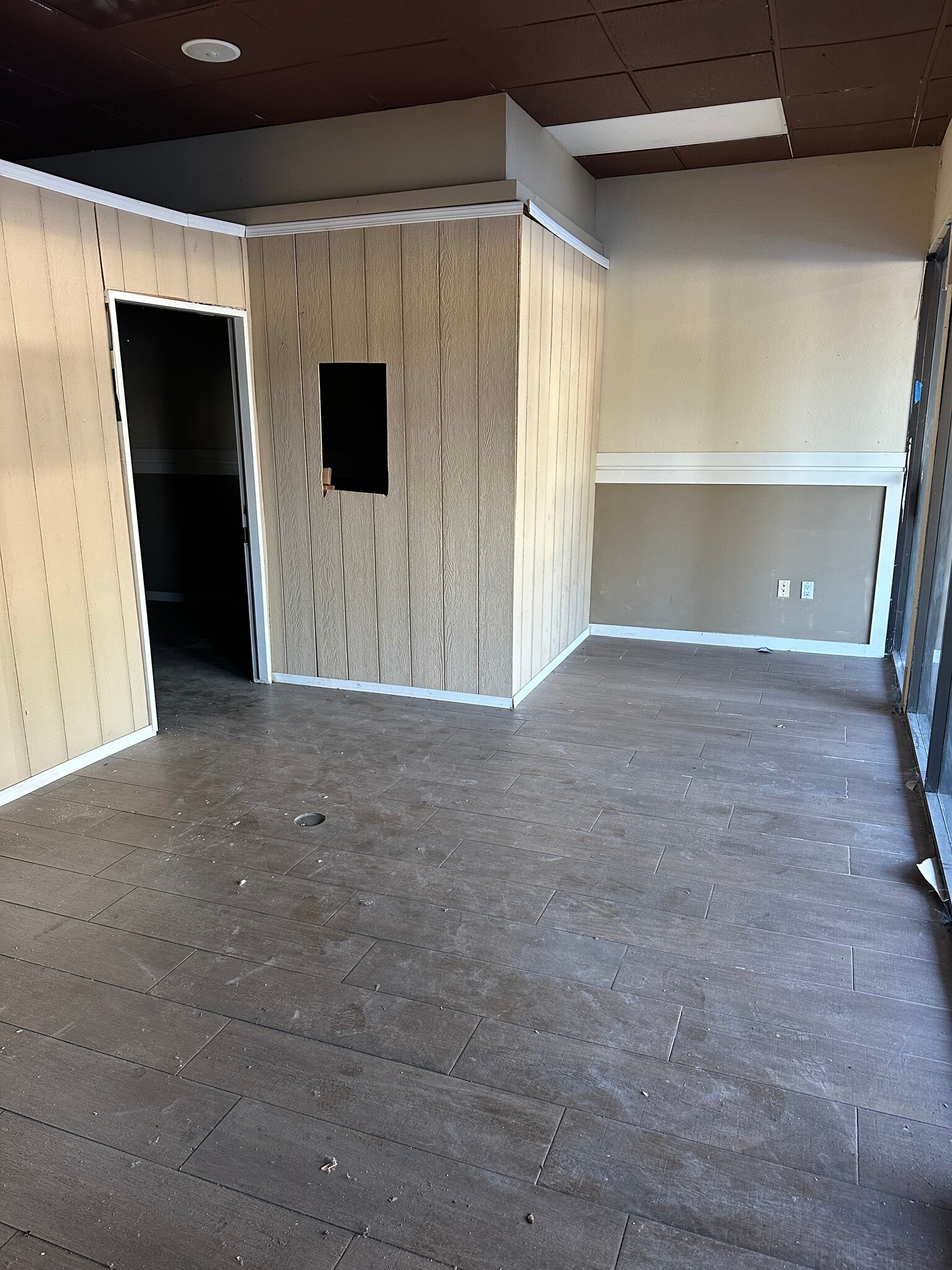 28251 Marguerite Pky, Mission Viejo, CA for lease Interior Photo- Image 1 of 9