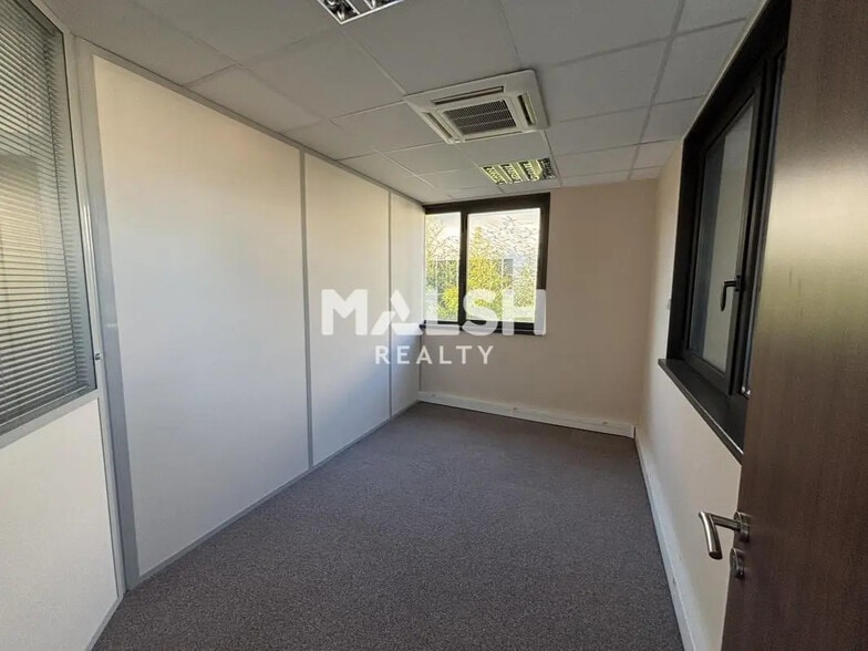 Office in CHAMPAGNE-AU-MONT-D'OR for lease - Interior Photo - Image 3 of 8