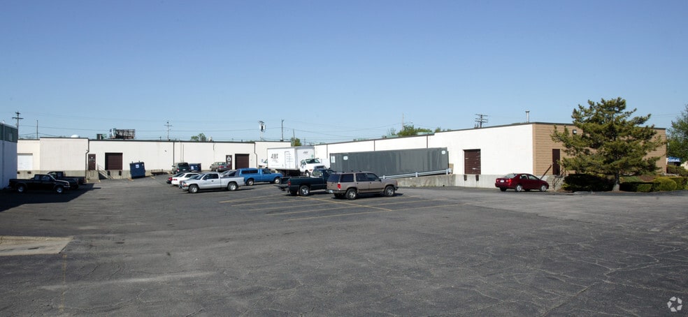 860A Waterman Ave, East Providence, RI for lease - Building Photo - Image 3 of 5