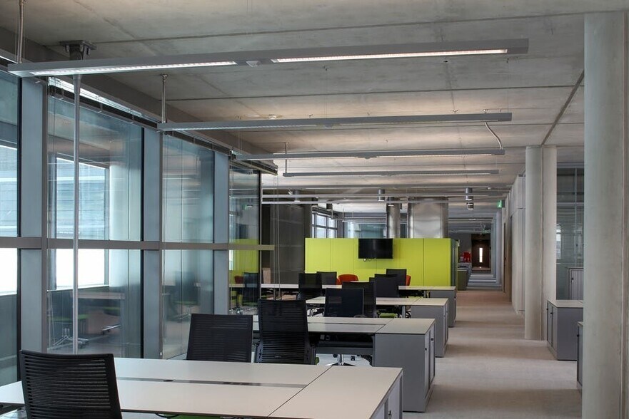 Engineers Way, Wembley à louer - Photo du bâtiment - Image 3 de 8