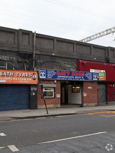 Cambridge Heath Rd, Londres à louer - Photo du bâtiment - Image 3 de 31