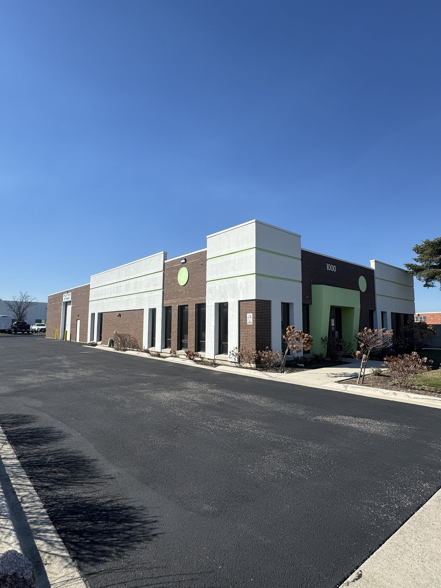 1000 Lively Blvd, Elk Grove Village, IL for lease Primary Photo- Image 1 of 13