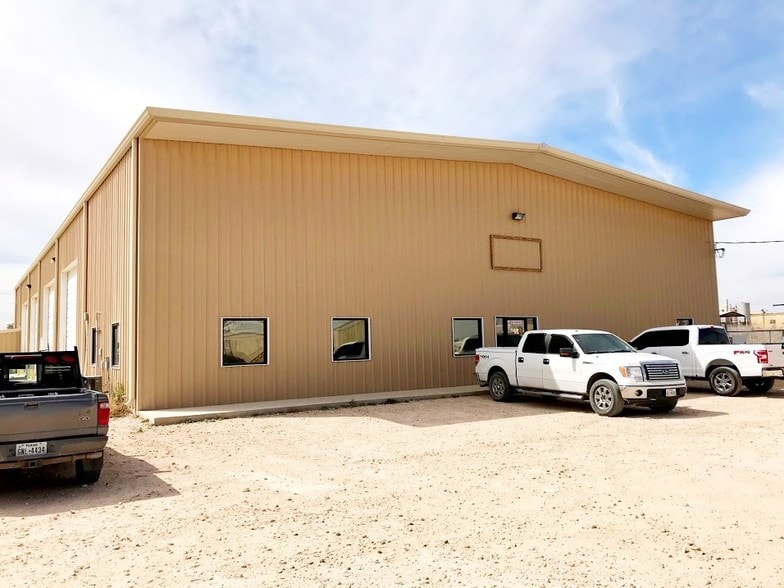250 Solo Rd, Odessa, TX à louer - Photo du bâtiment - Image 2 de 10