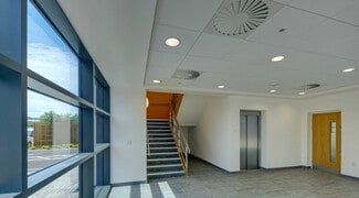 Plus de détails pour Tachbrook Rd, Leamington Spa - Industriel à louer